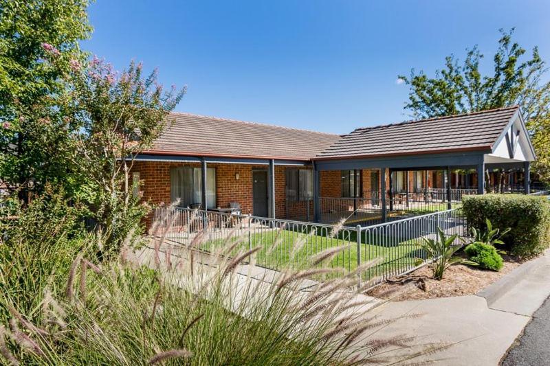 Blazing Stump Motel & Suites Wodonga Luaran gambar